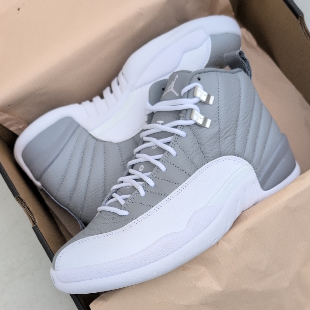 Nike Air Jordan Retro 12 - Stealth - Men's Size 8 ( CT8013-015 )